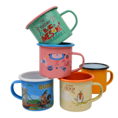 Enamel mug UV-printed with custom color combinations